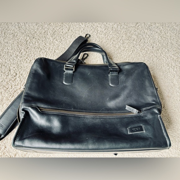 EUC TUMI Harrison Portfolio Business Brief Bag Black Leather 63016D MSRP $899 - Picture 10 of 13